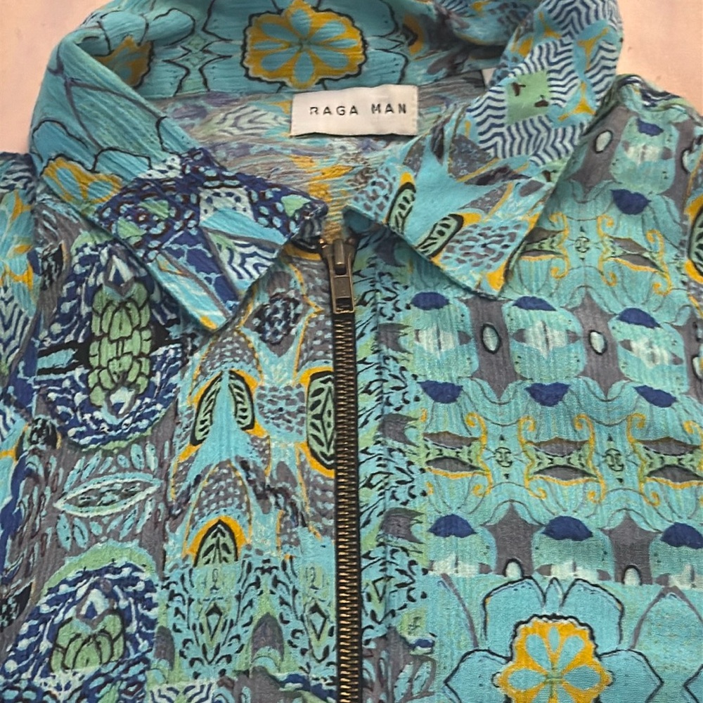Spectacular zip up shirt, jacket, Raga man  size medium